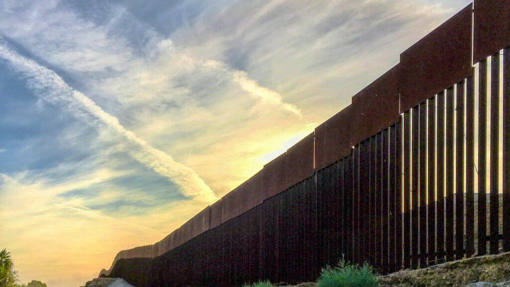 Muro en la Frontera Mexico y Estados Unidos